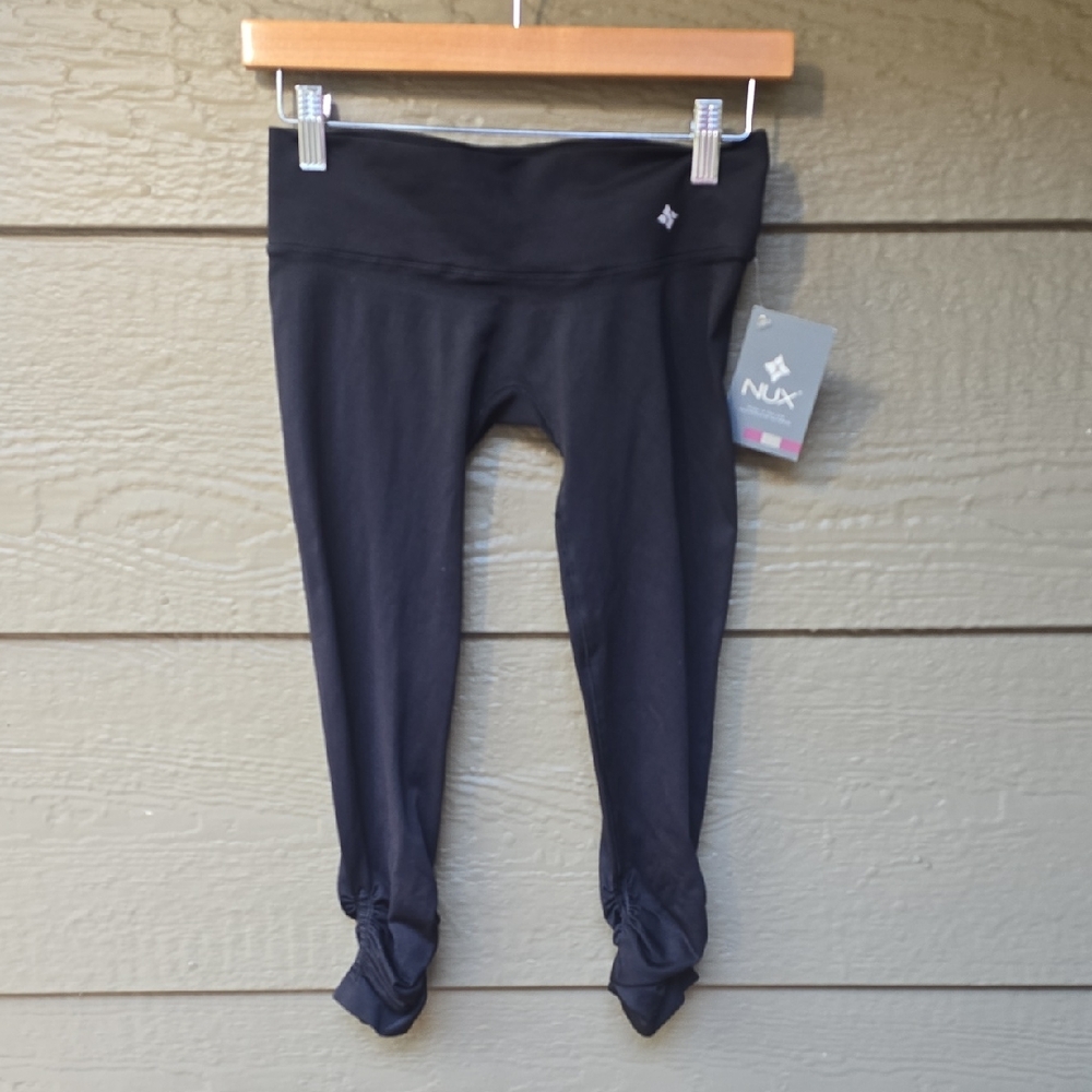 NUX Chakra Core Low Rise Capri Small Black New